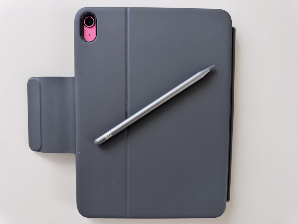 iPad 10th Gen (розов) – 64GB Wi-Fi + писалка + калъф с клавиатура