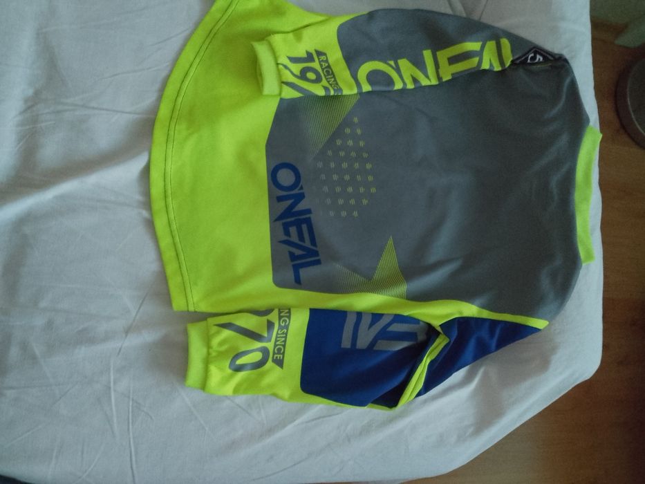 Джърси, размер S, почти ново, много малко ползвано.