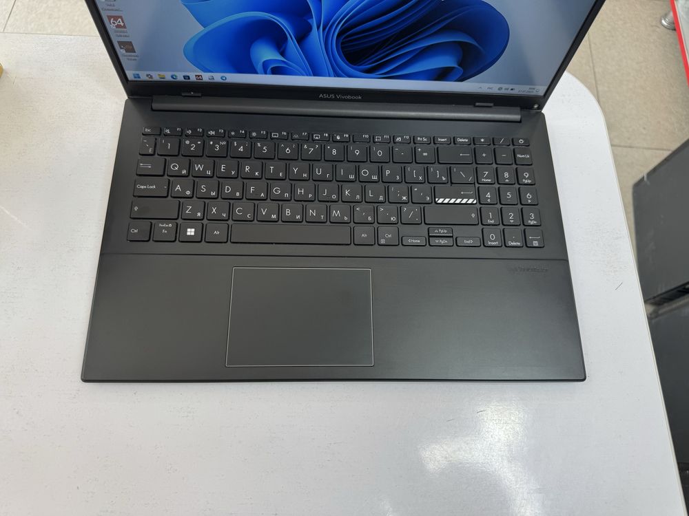 asus ryzen 5 7520 (i5-13) holati zor 8/512 ssd lik IT va grafikalarga