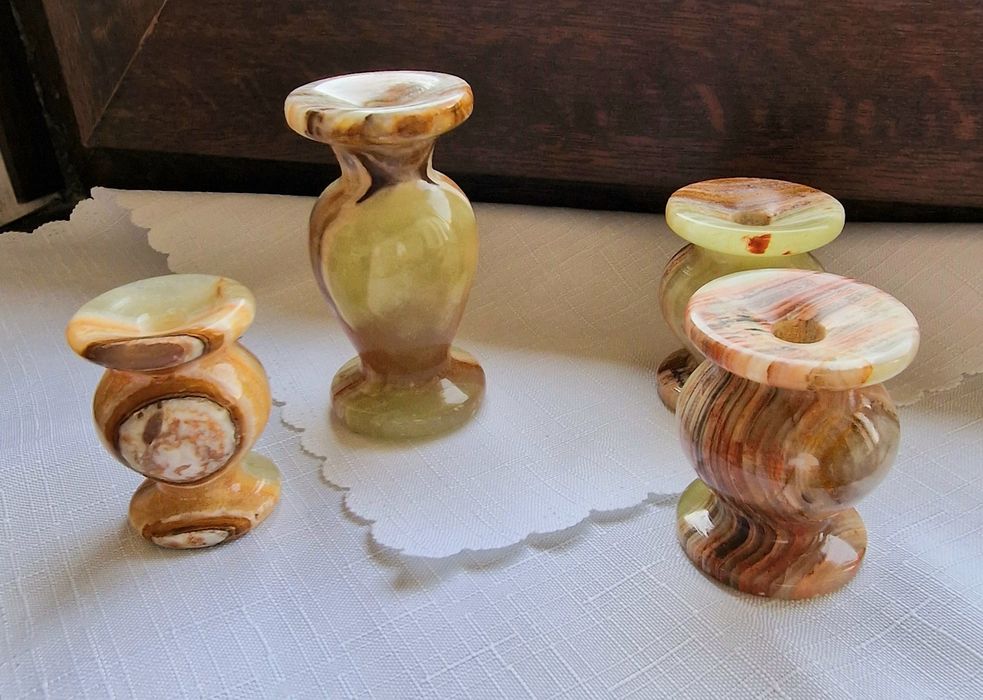 Подсвечники из натуральных  камней.