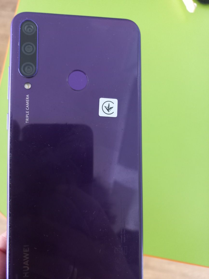 Телефон Huawei y6p