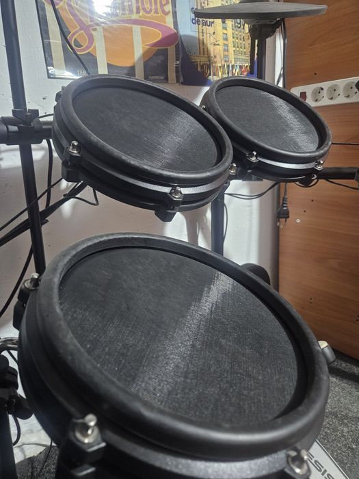 Set Tobe Electronice/Electrice Alesis Nitro Mesh Kit