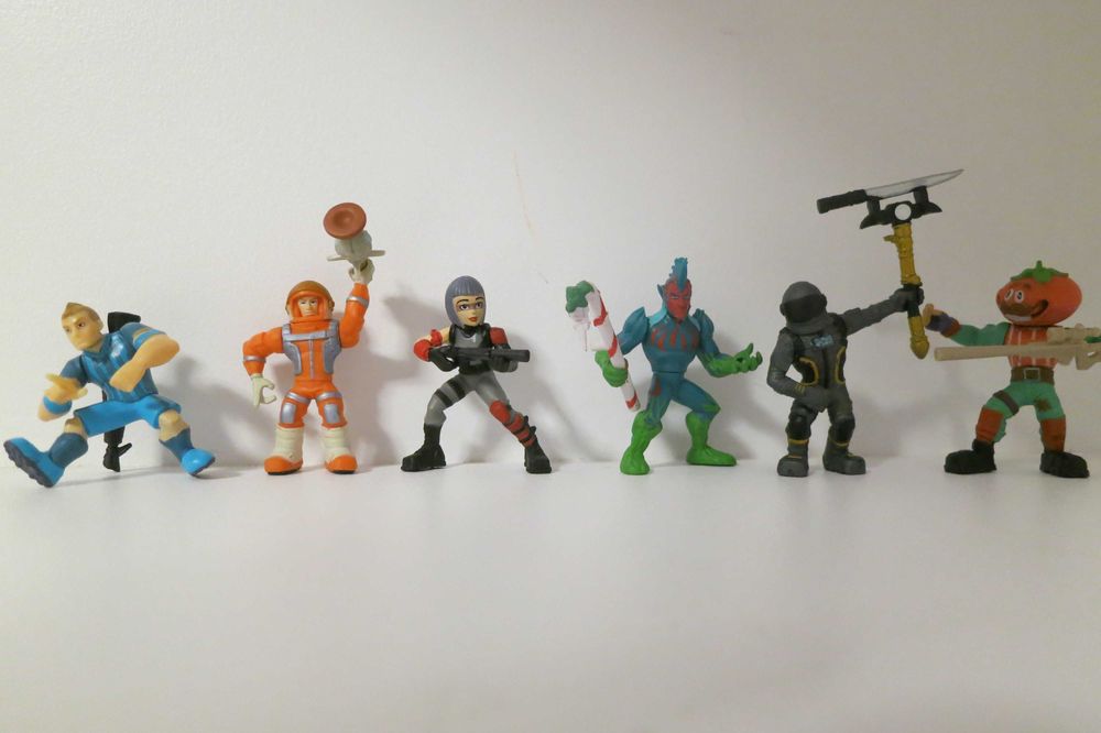 6 figurine din fortnite og cu accesorii adaugate