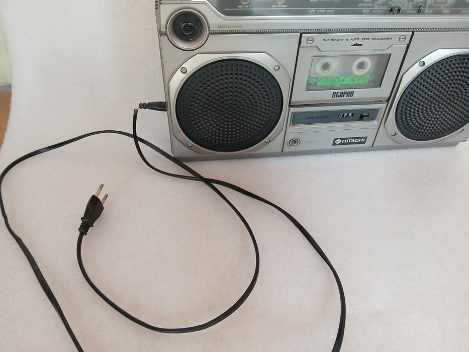 Радиокасетофон Hitachi TRK 8000E.