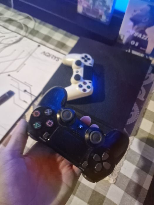 ps4 slim 512 gb 2 manete