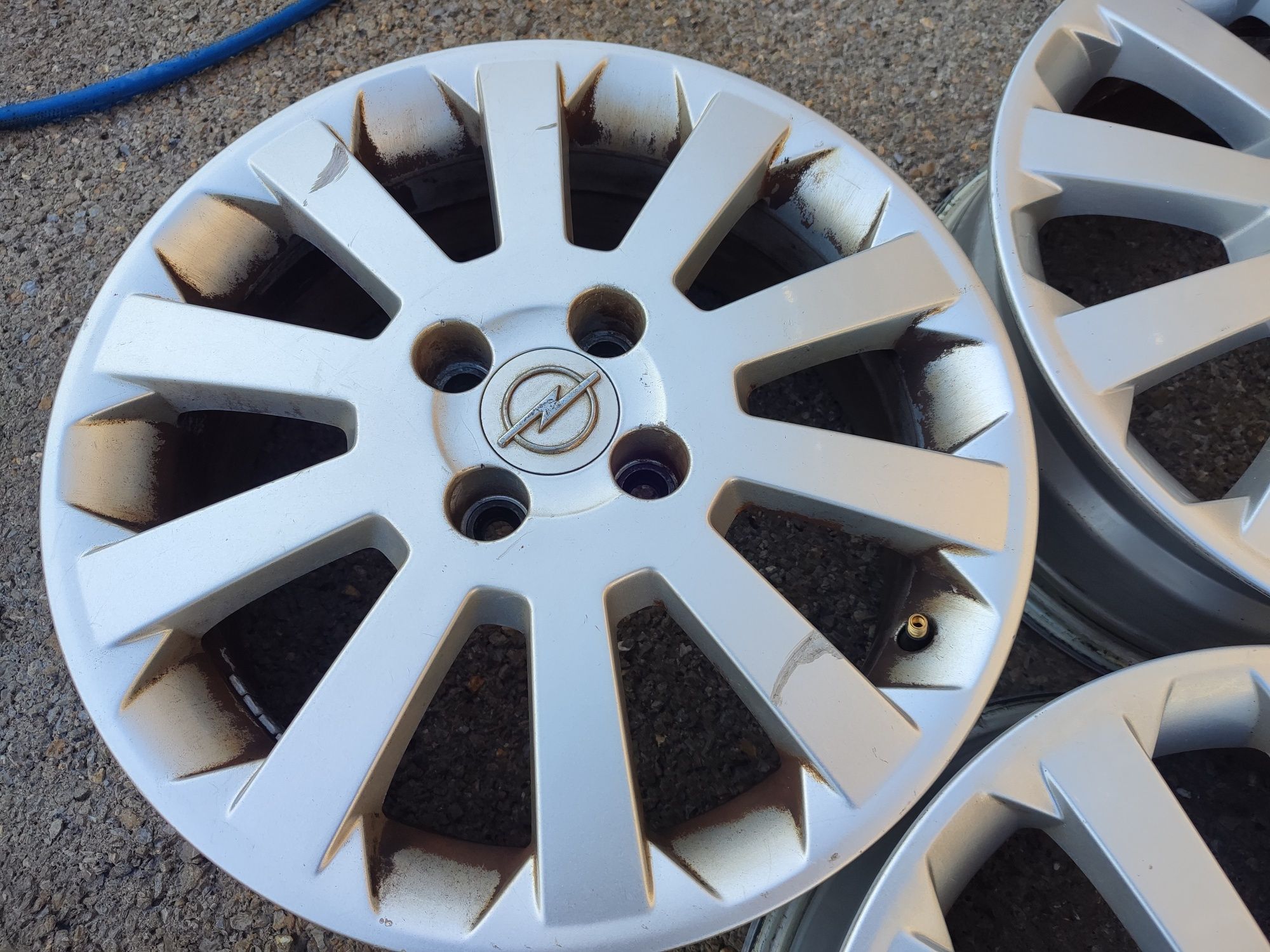 16" оригинални алуминиеви джанти за Opel Corsa...
