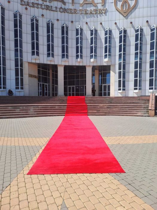 Аренда прокат Красные дорожки, стойки указатели, парфлексы