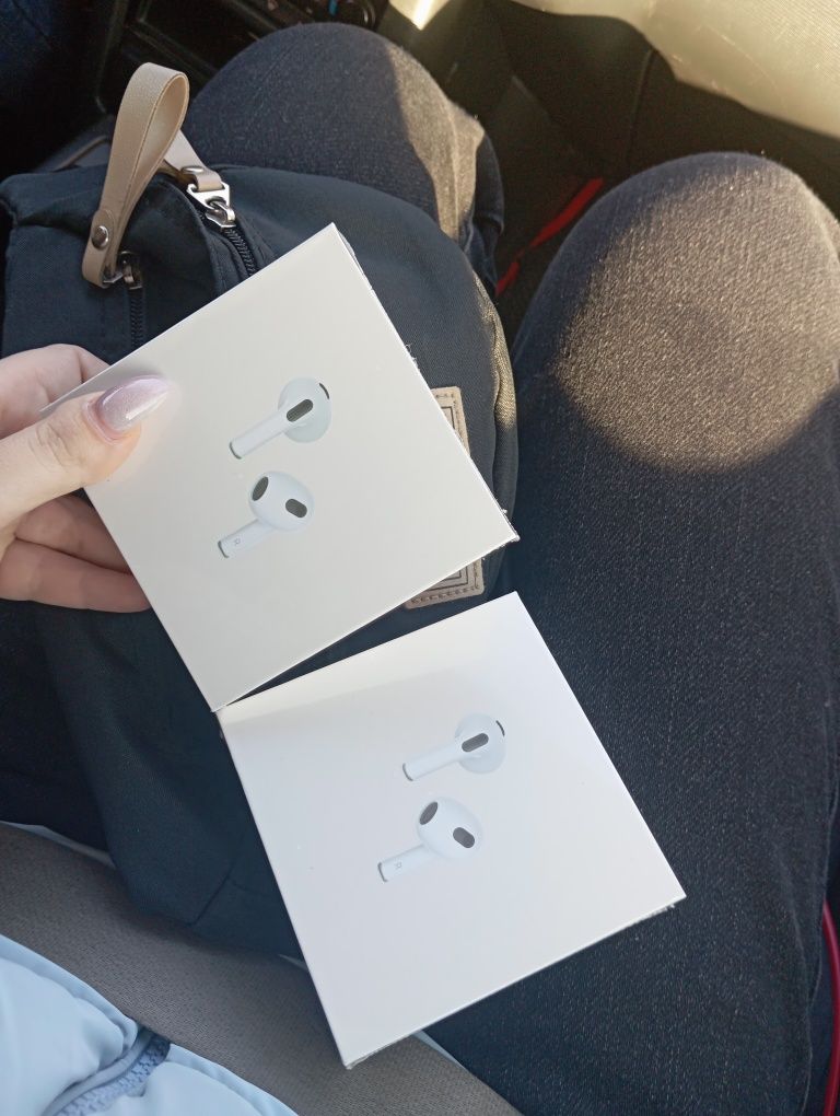 Продам наушники  AirPods