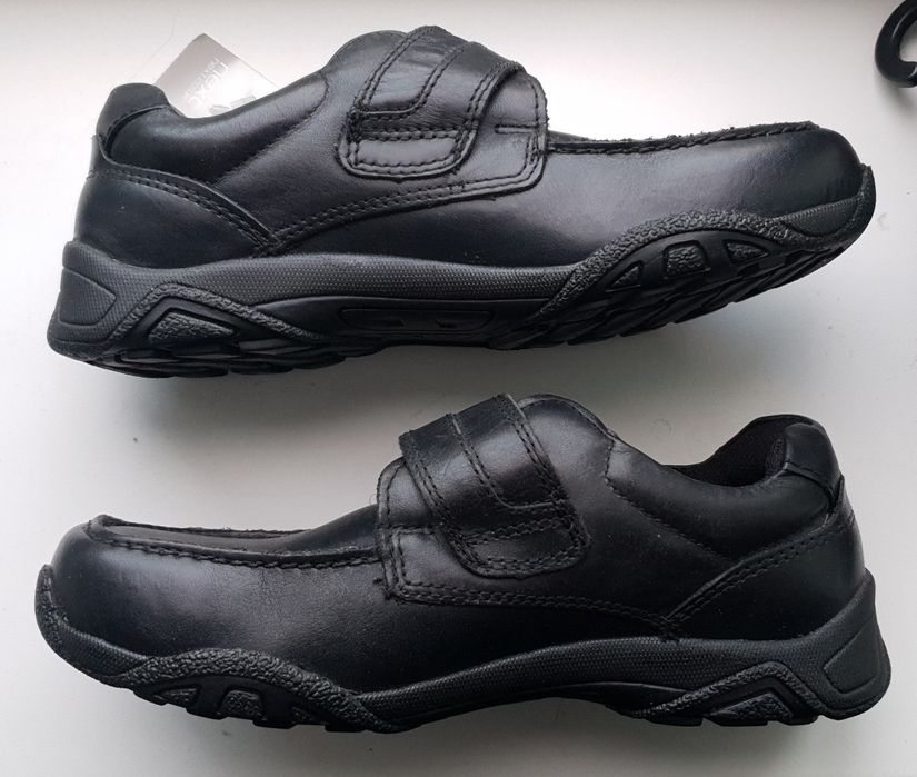 Школьные туфли Next на мальчика, размер 33 и 35.5, новые.