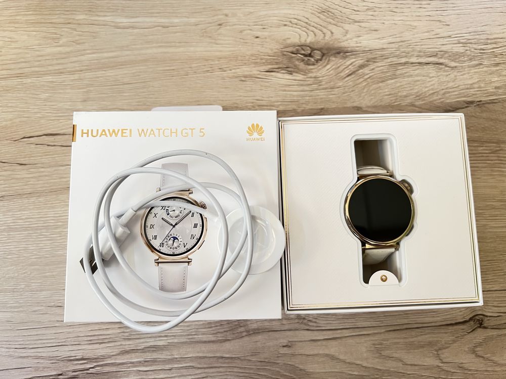 Huawei Watch GT 5 – 41mm (Бял, кожена каишка)