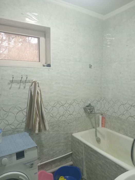 Кибрай центрда квартира сотилади