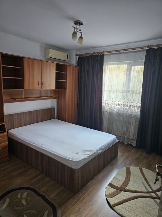 Inchiriez apartament 3 camere