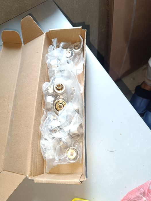 Incalzire pardoseala teava ,clema ,conectori