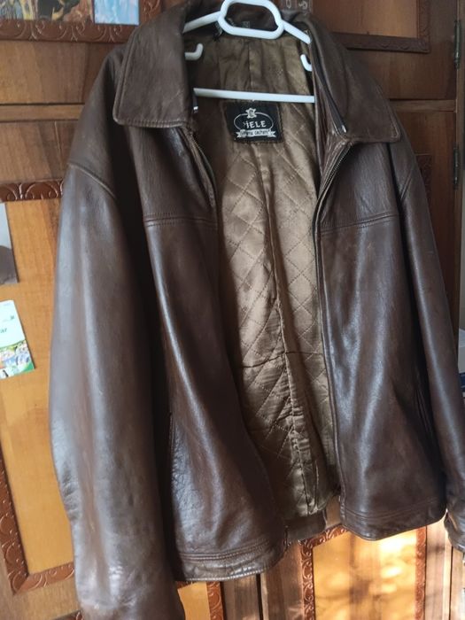 Vand geaca / haina scurta de piele mărime mare