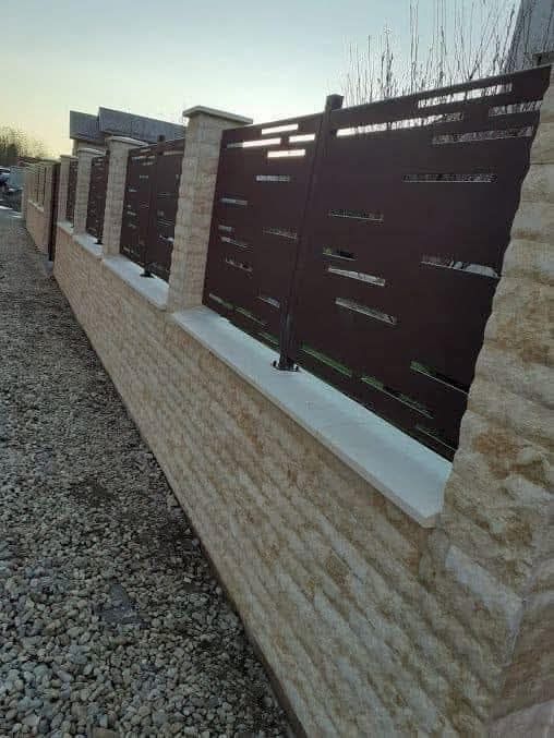 Porți din tabla decupata