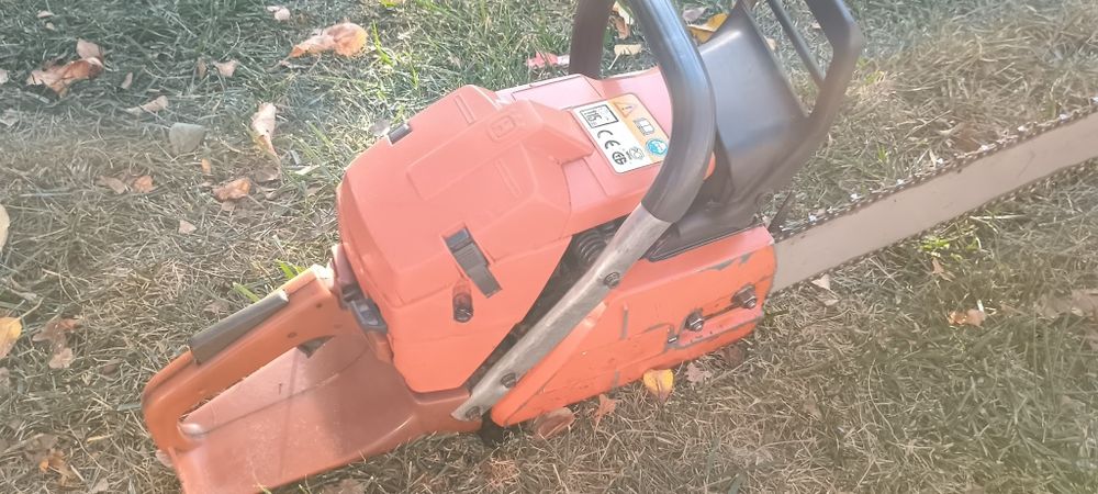 Vând Husqvarna 372 XP