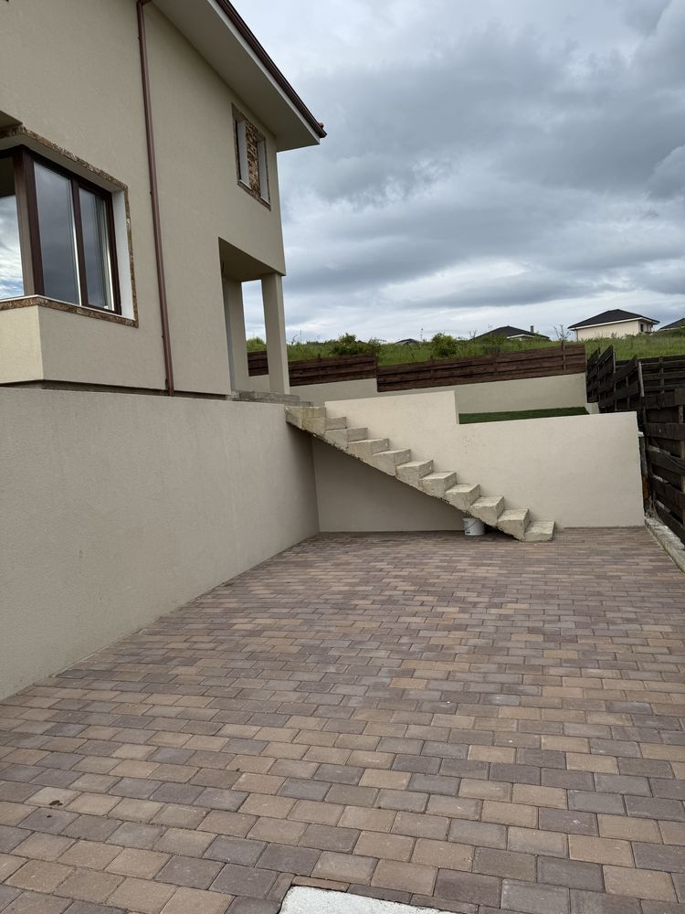 Duplex de vanzare Dezmir (case cuplate)!