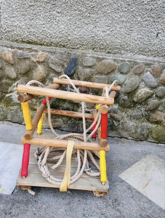 Leagăn din Lemn pentru copii