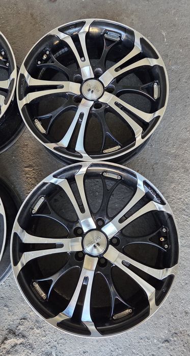 5x114.3 17 Aversus Weels