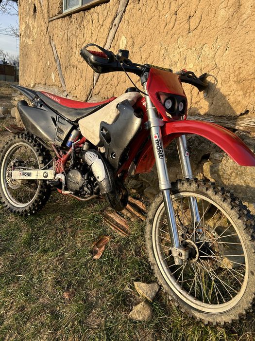 Vand sau dezmembrez honda cr 125 defect