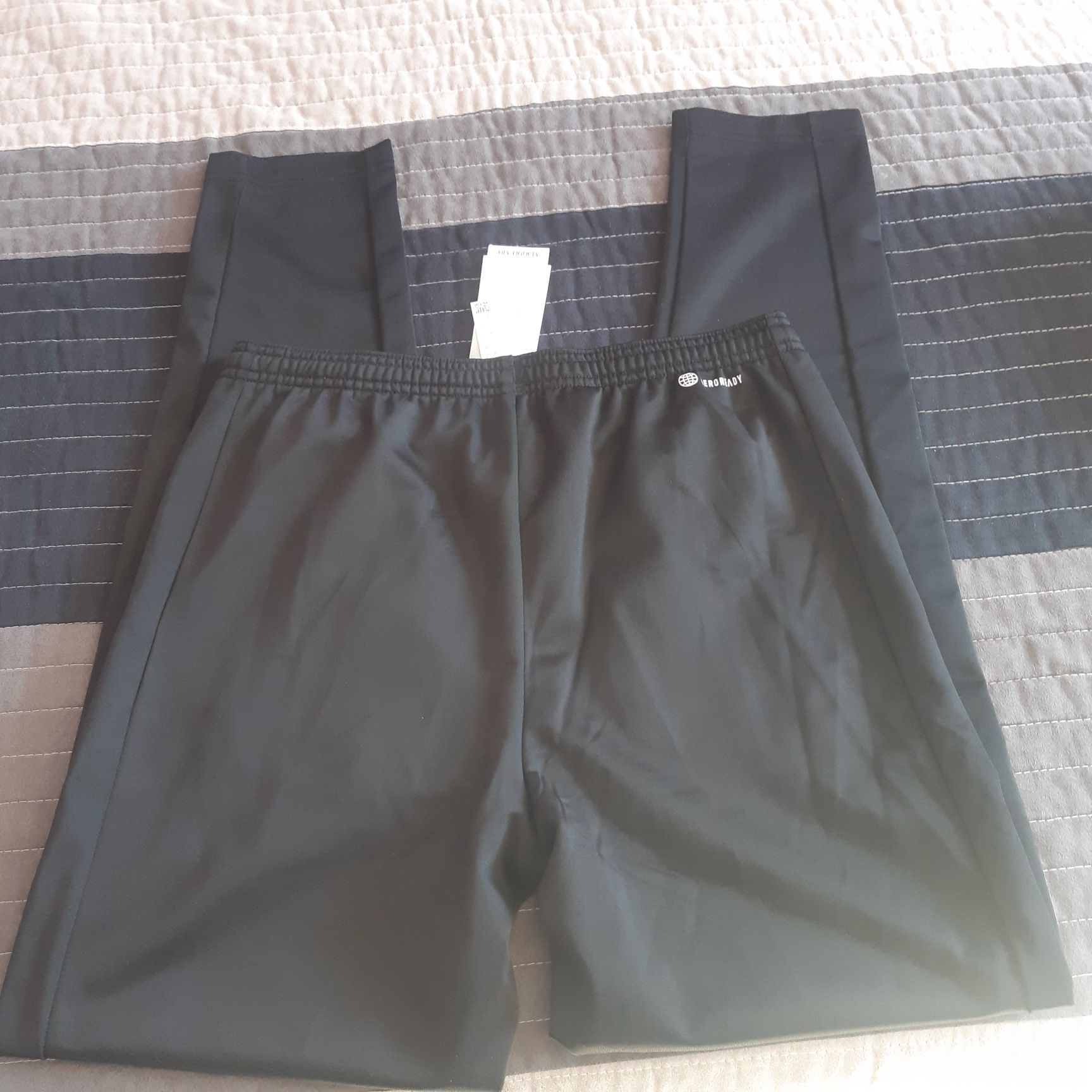 Оригинално долнище Adidas