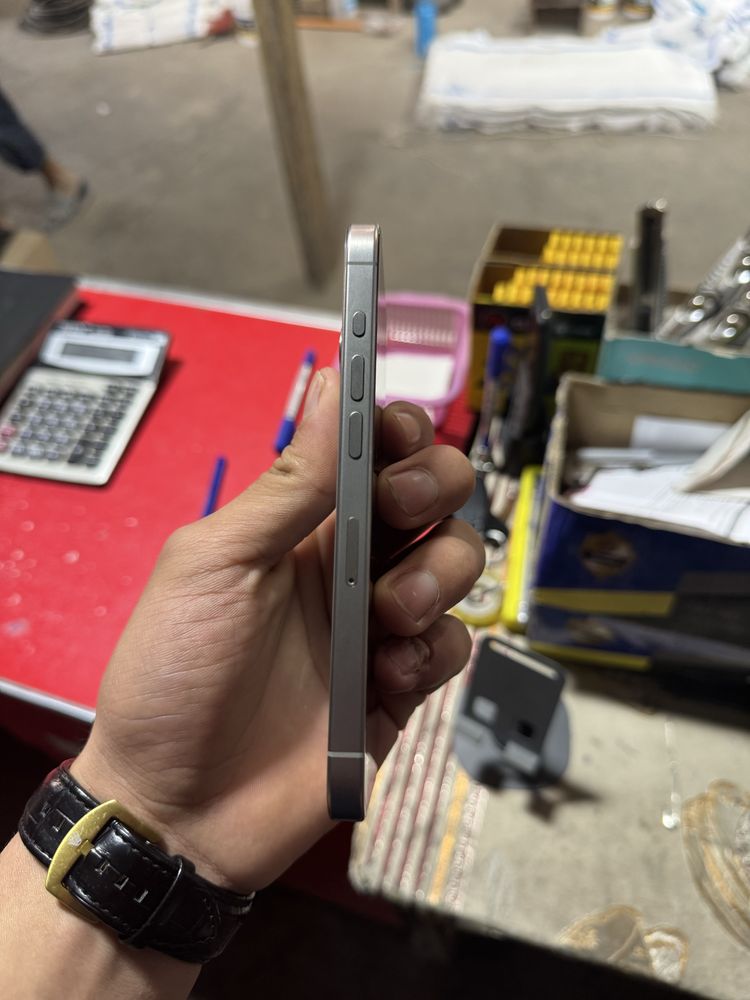 iPhone 15 pro sotiladi.