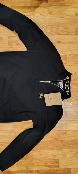 Burberry пуловер с цип (чисто нов)