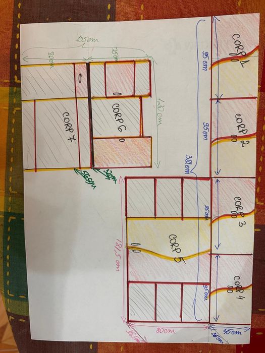 Vand mobila dormitor ,doua culori ,din pal .mobila a fost facuta acum