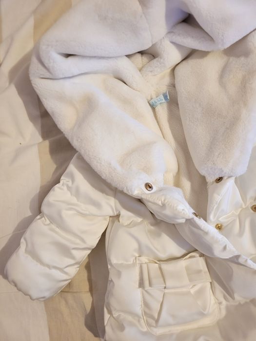 Haina blana cu glugă elegantă copii