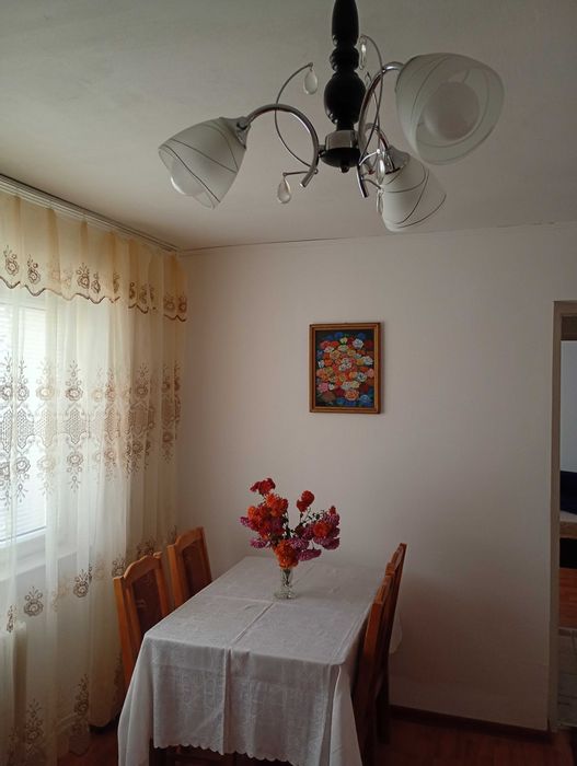 Închiriez apartament 3 camere