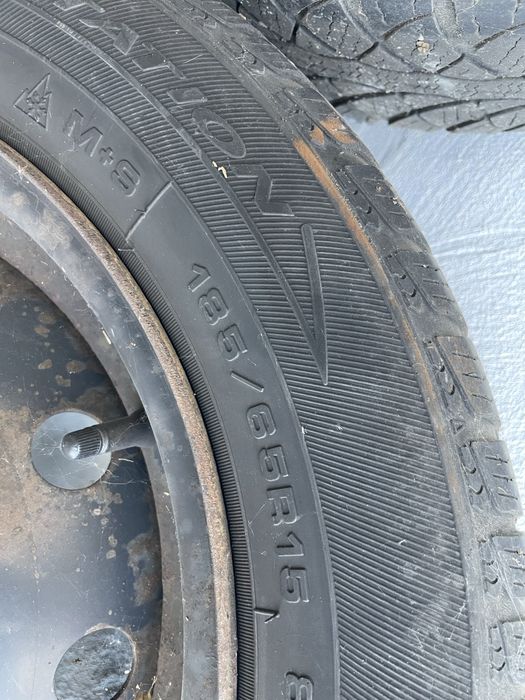 Vand jante cu cauciucuri pentru Dacia