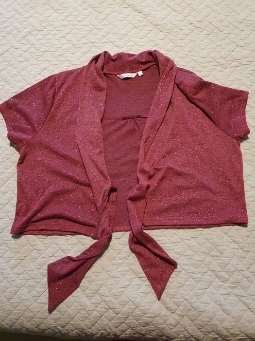 Комплект дрехи за обща стойност 22 лв