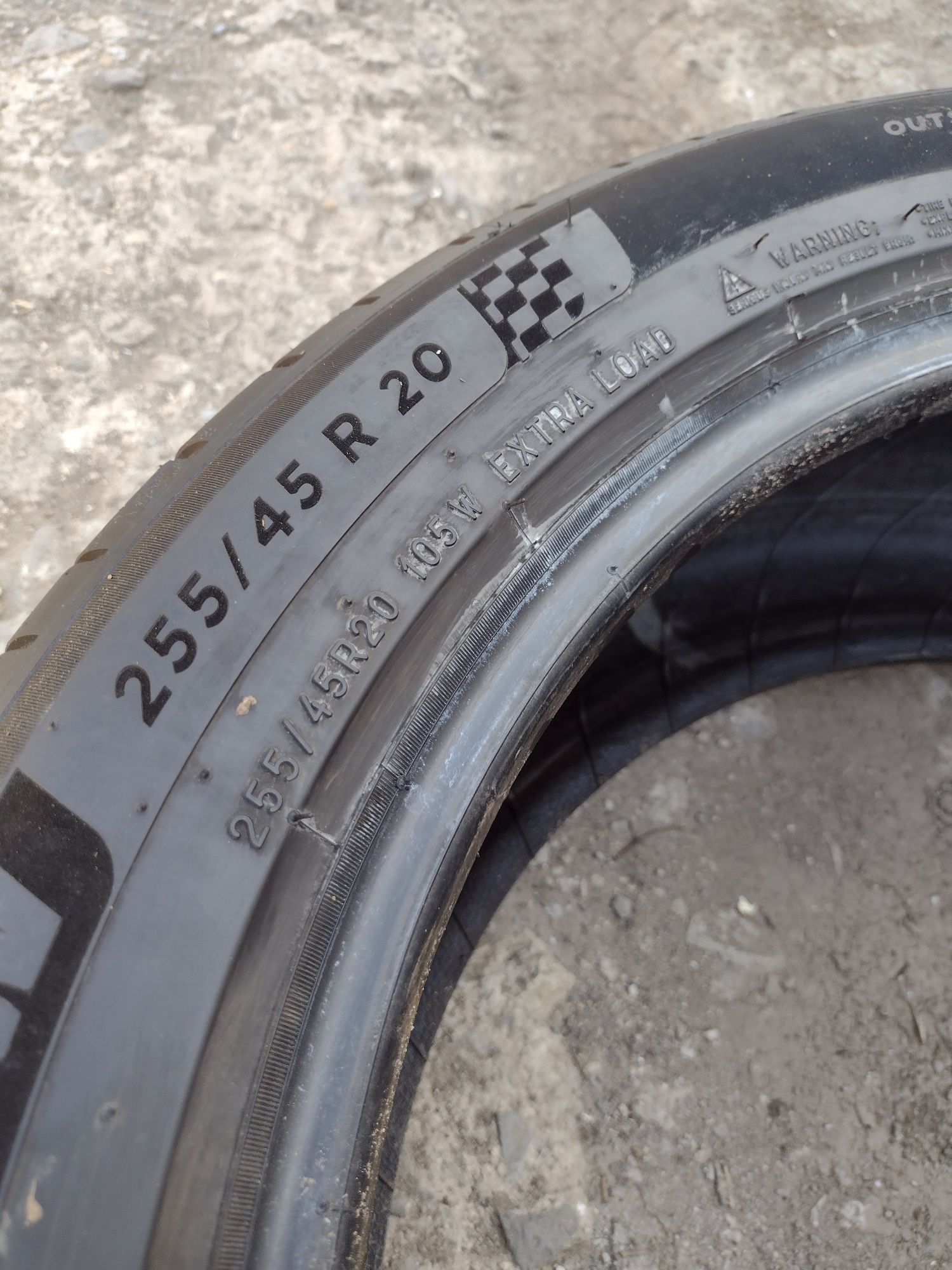 Перфектна Единична 255/45/20 Michelin PS4 SUV dot2121