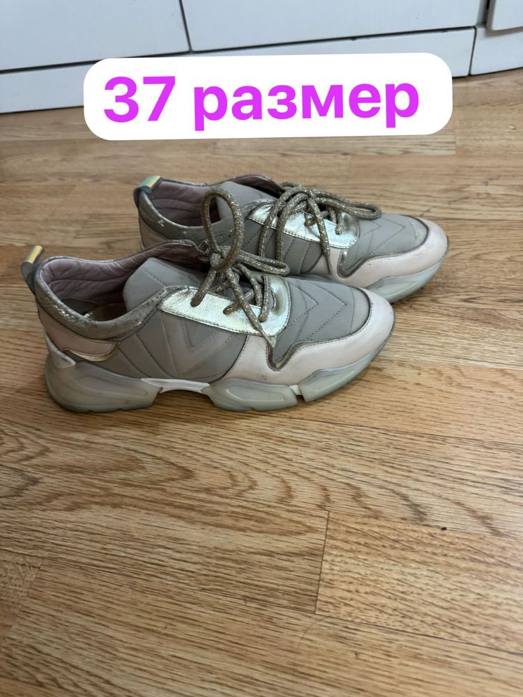 Продам осенние ботинки 38 размер Турция