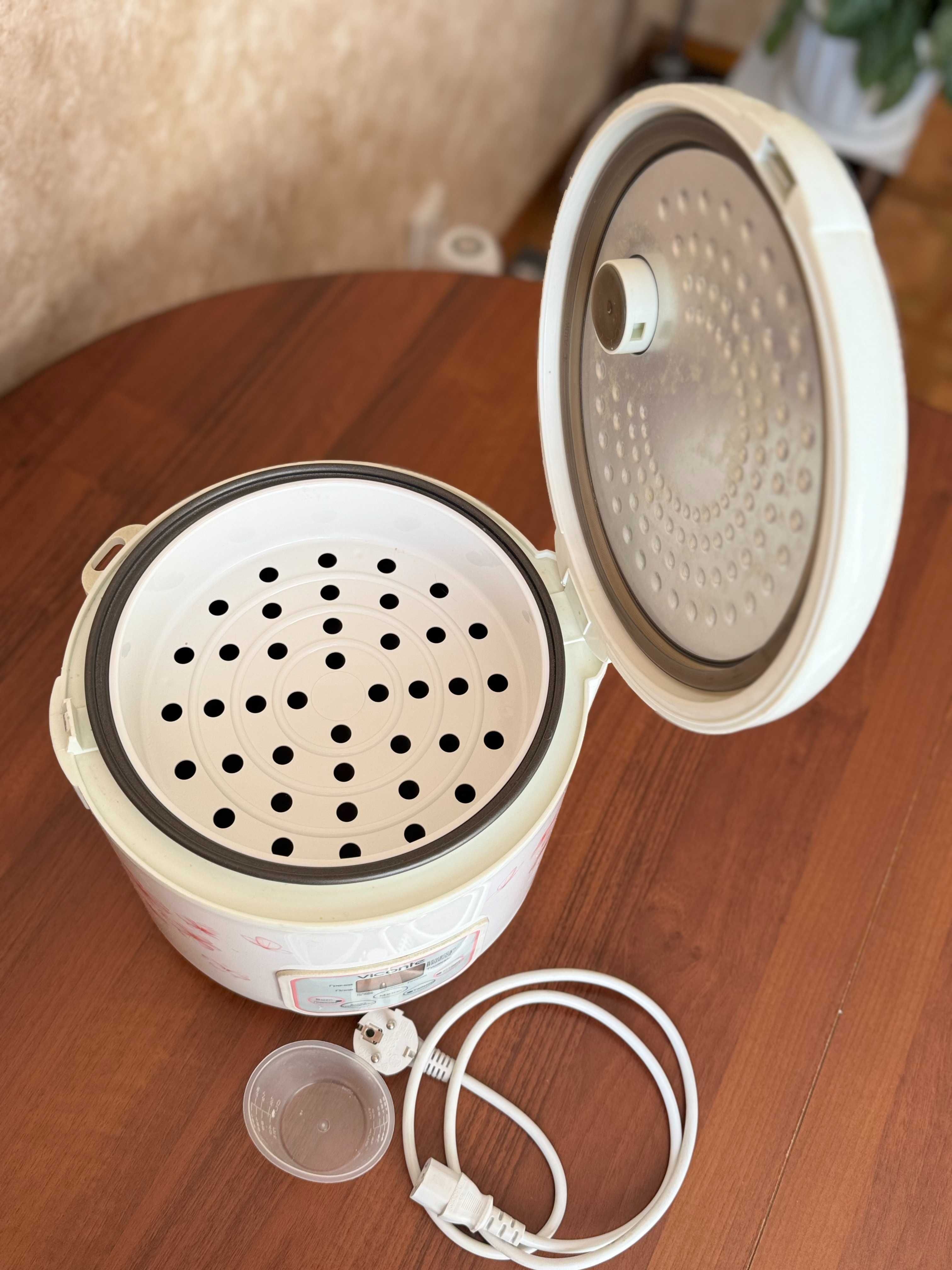 Продаю мультиварку Viconte VC-600