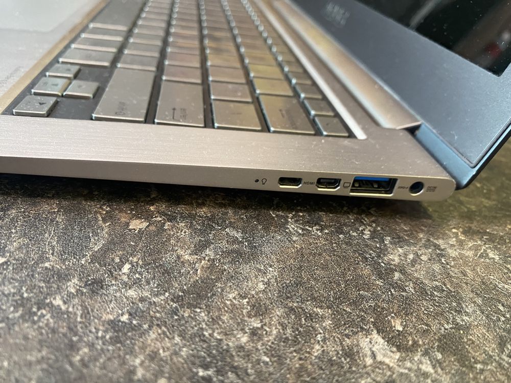 Продавам Лаптоп Asus Zenbook UX31E