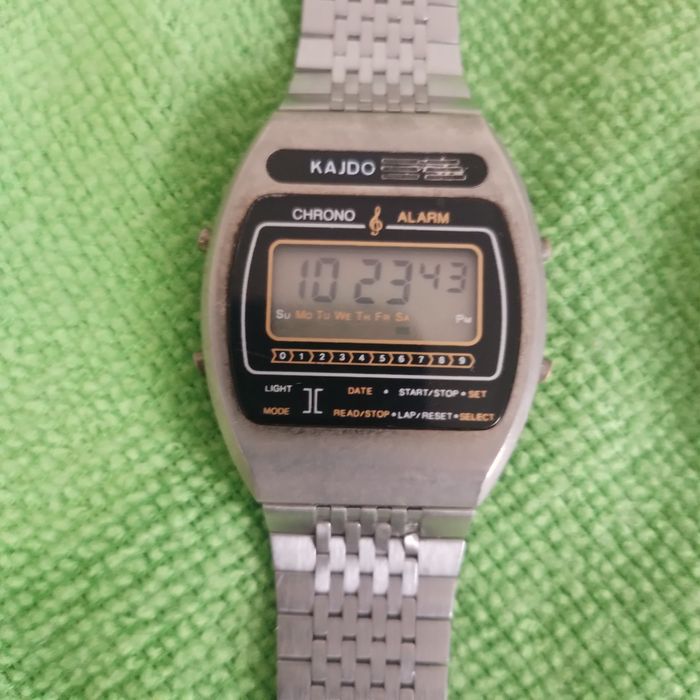 Lot ceasuri cu o melodie