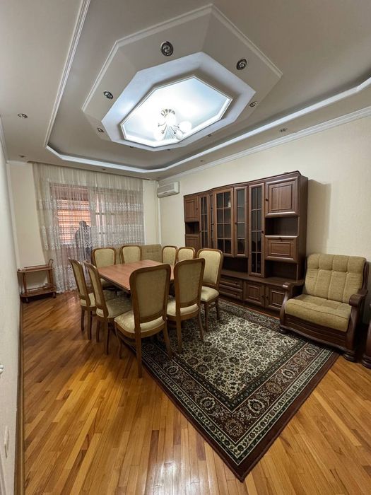 Продаю 3/2/4 Банковский дом на Буюк ипак йули Совминский дом