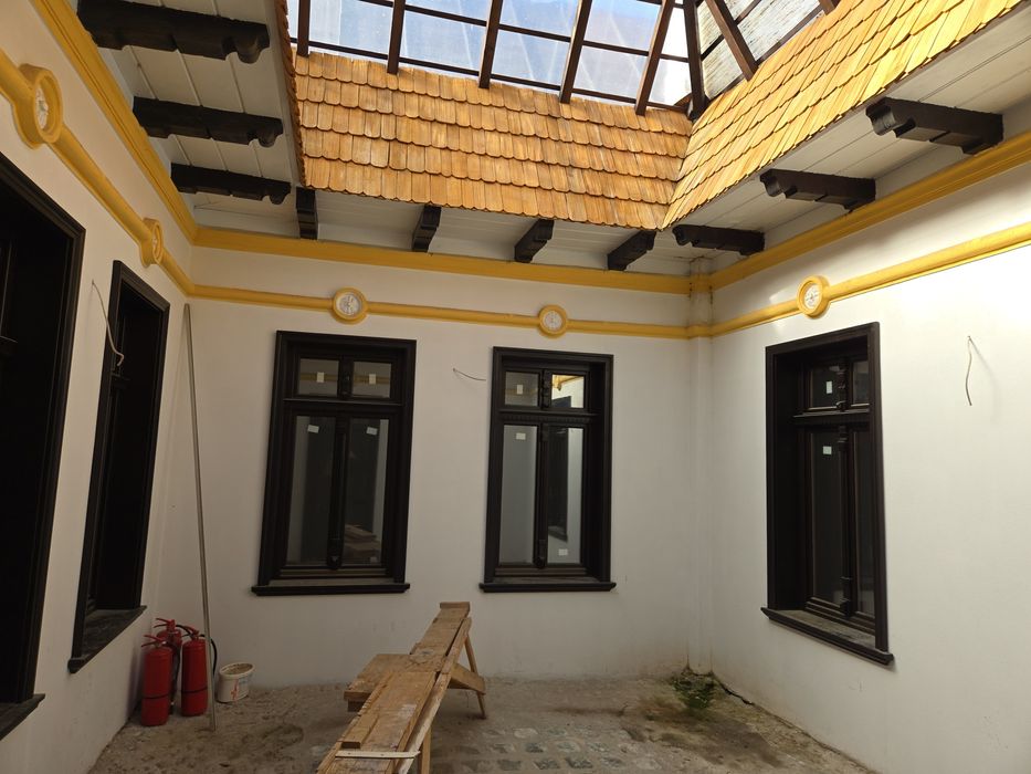 Cladire comerciala - subsol 100 mp + etaj 450 mp