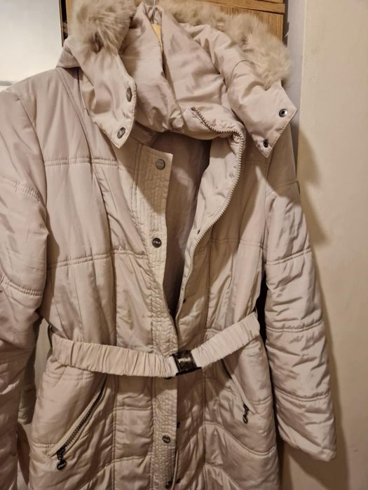 Дамско яке,с естествен пух на качулката