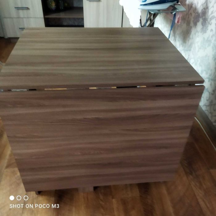 Раскладной стол с ящиками