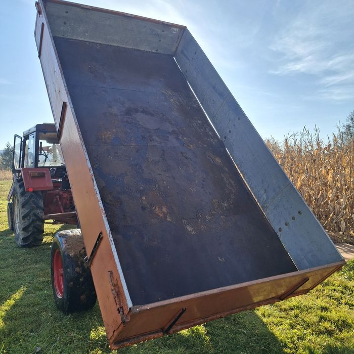 Remorcă basculabilă