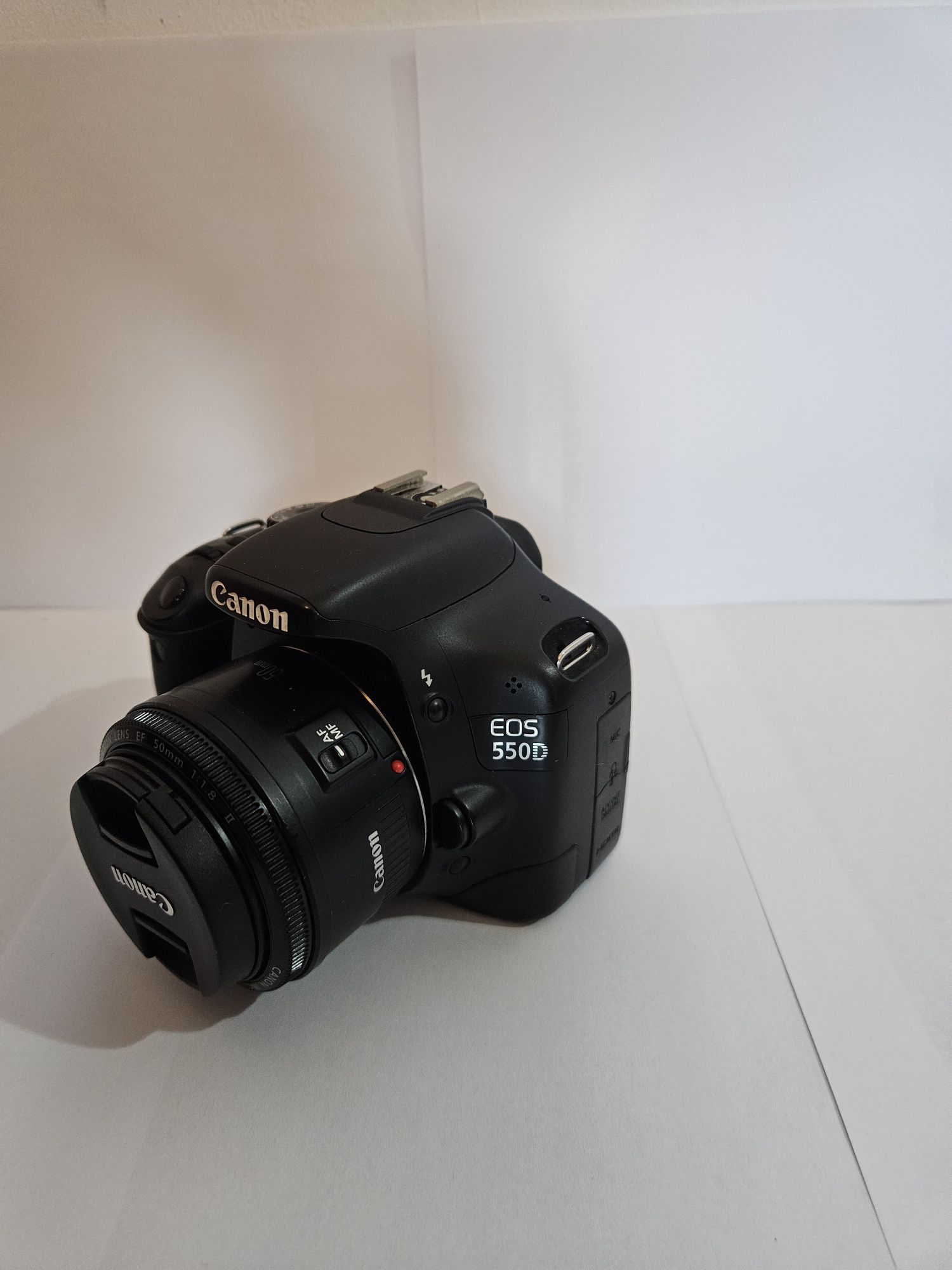 Canon 550D + obiectiv 50mm