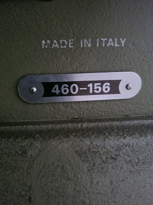 Vand masini de cusut industriale Juki si Necchi