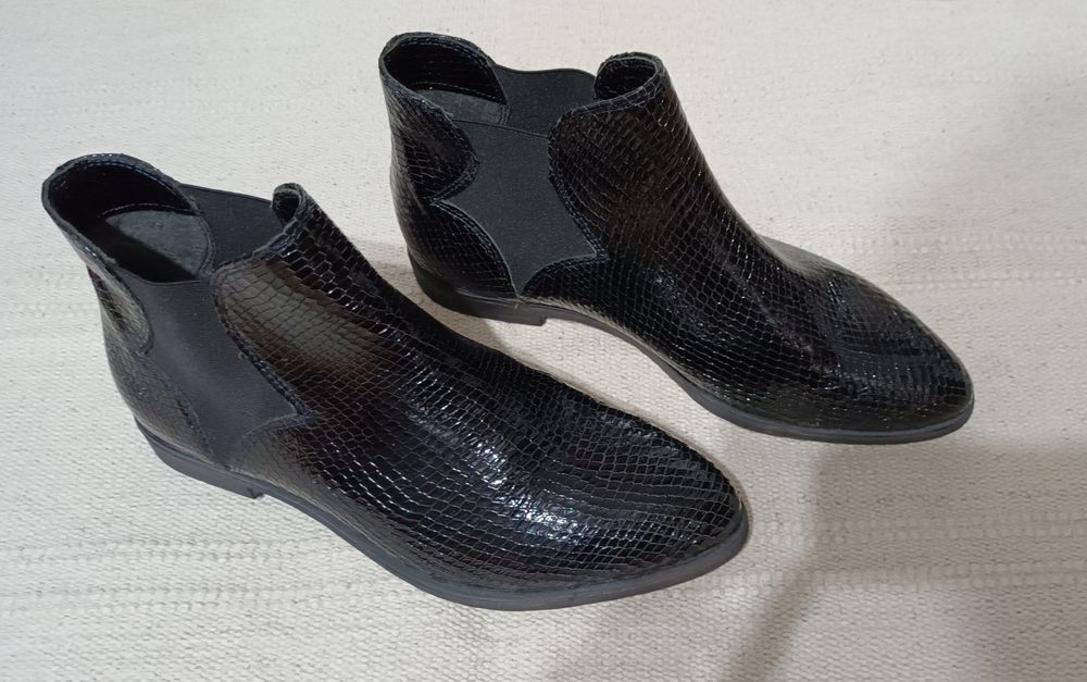 Botine cu talpa joasă