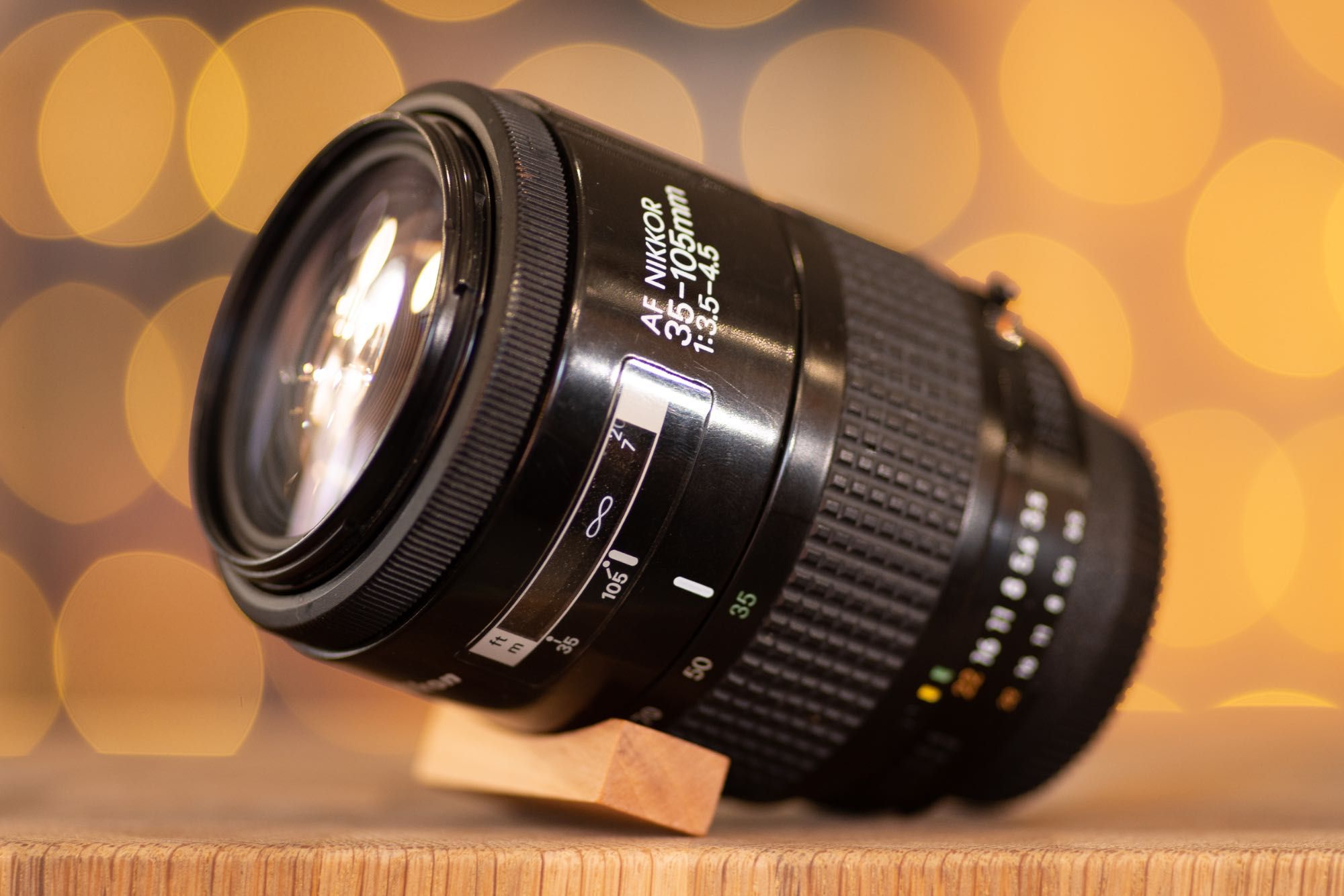 Nikon AF 35-105mm f/3.5-4.5 Nikkor обектив Никон