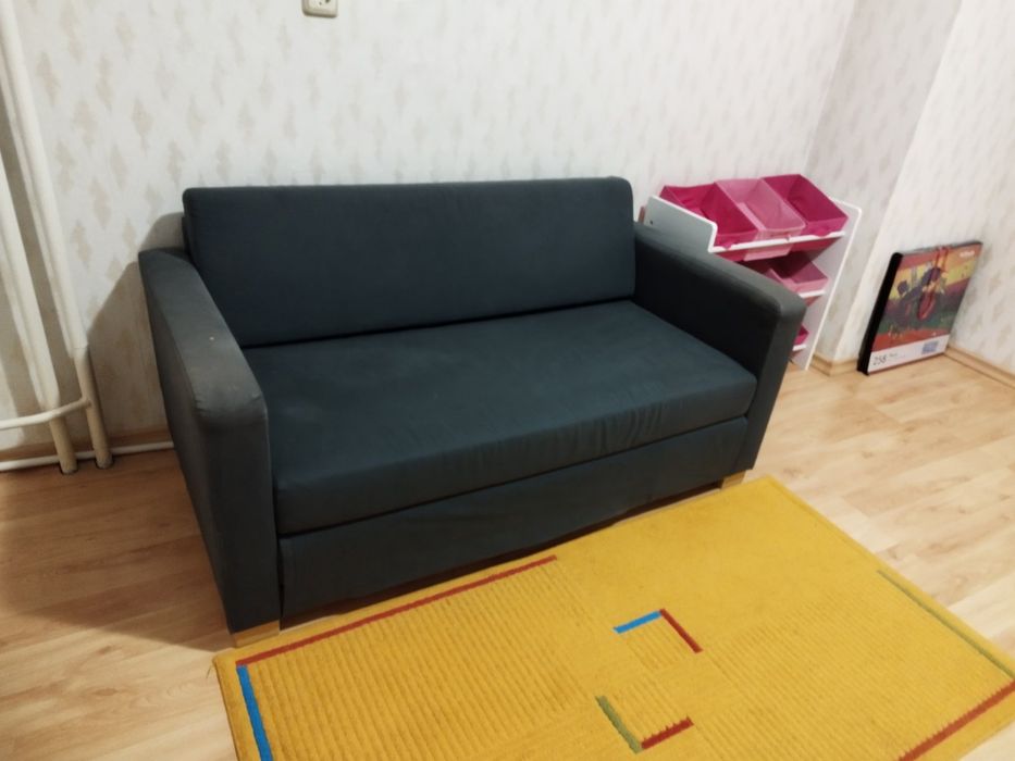 Двуместен диван от икеа