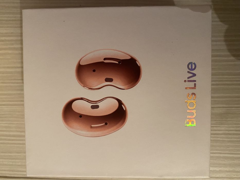 Продам новые наушники Samsung Buds Live