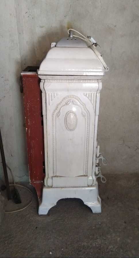 Старинна печка Hammona