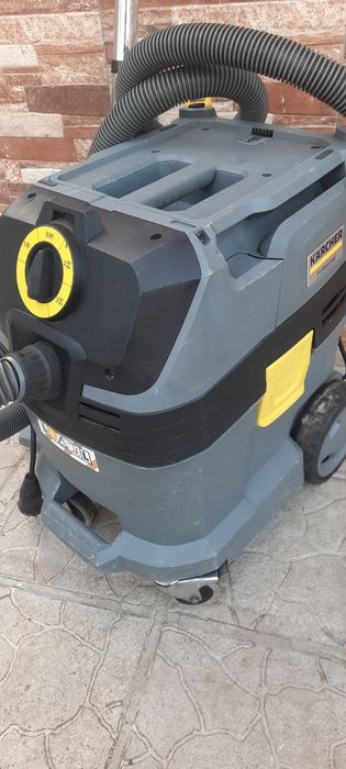 Прахосмукачка  Karcher  nt30/1 Tact Тупалка Сухо Строителство Почиства